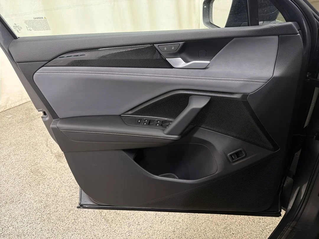 New 2026 Platinum Gray Metallic Volkswagen SE R-Line Black image 18
