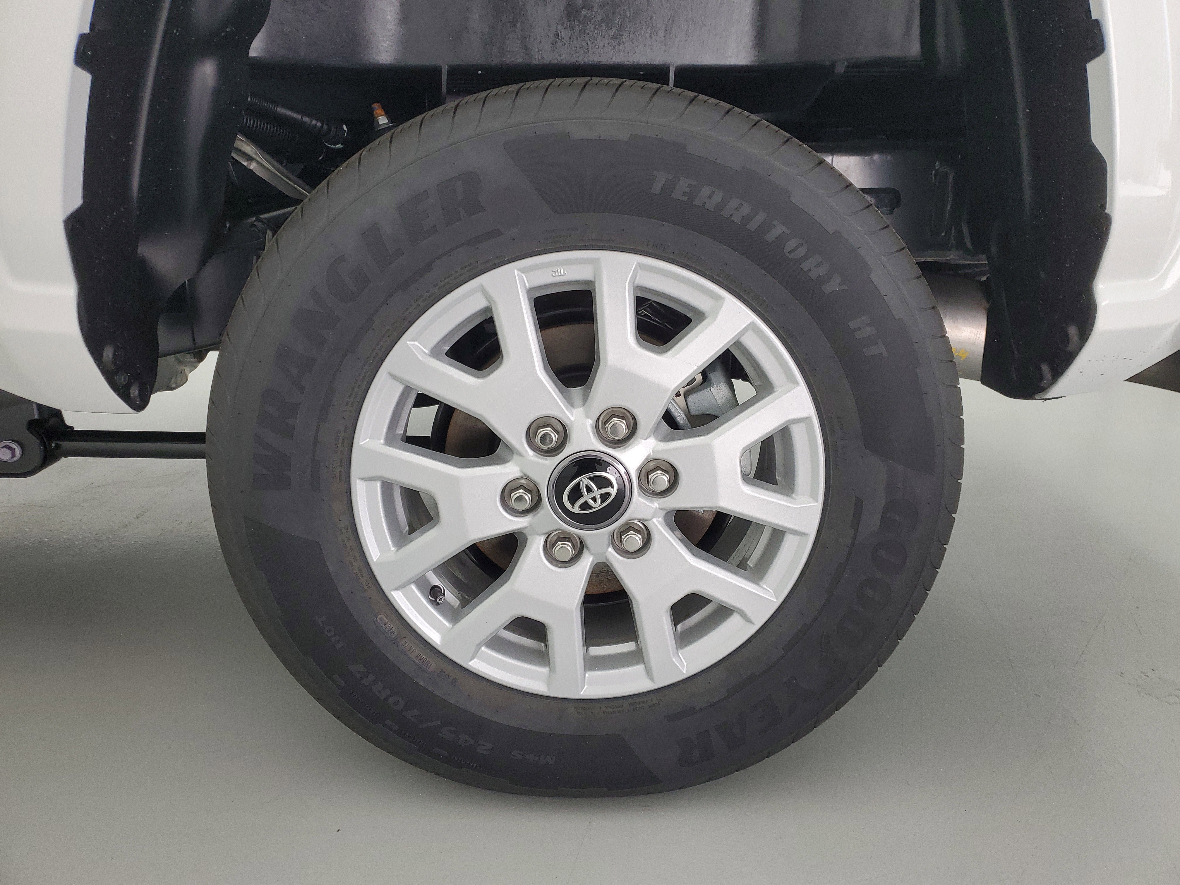 2026 Toyota Tacoma SR5 - Photo 12
