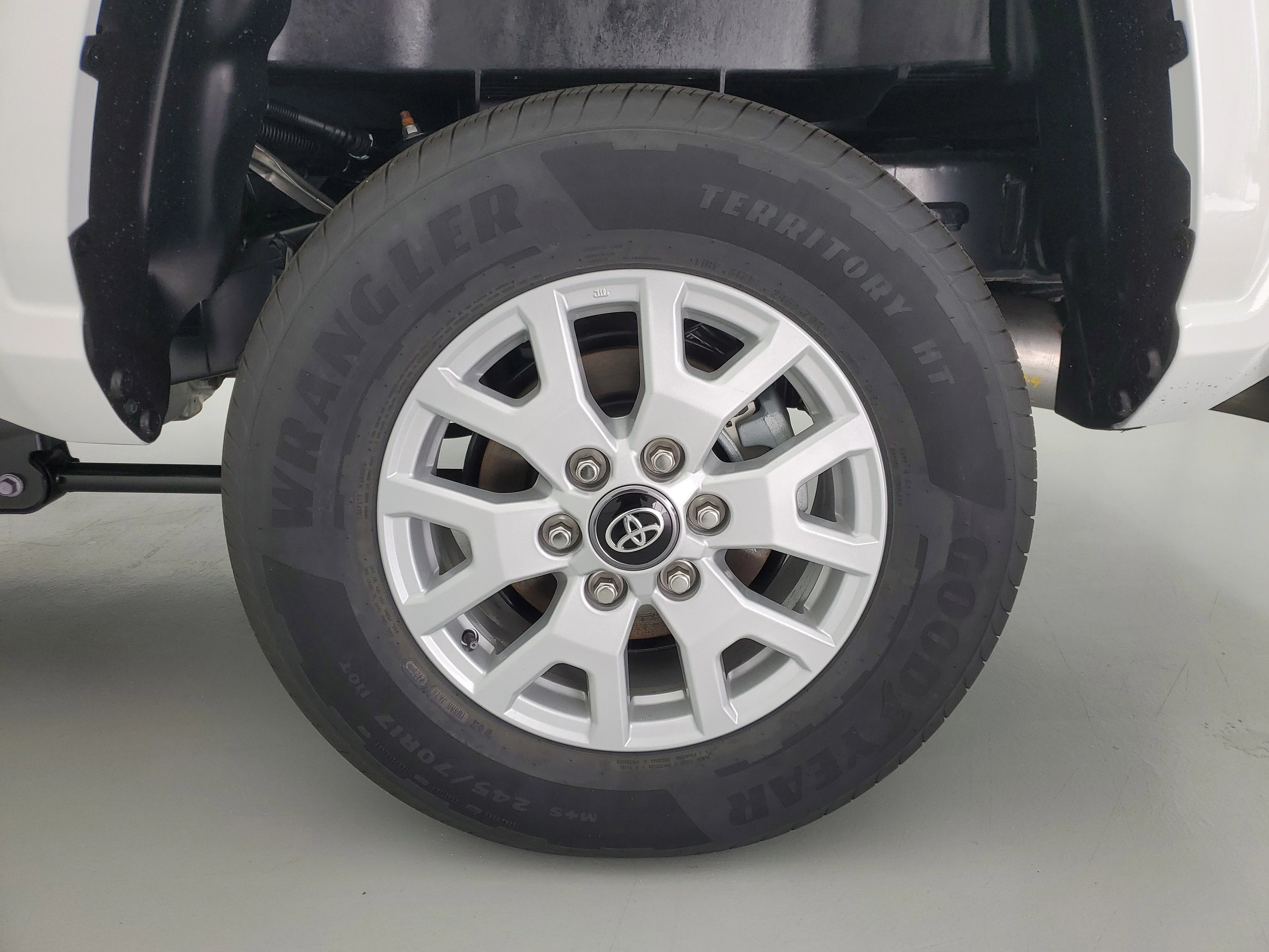 2026 Toyota Tacoma SR5 - Photo 12
