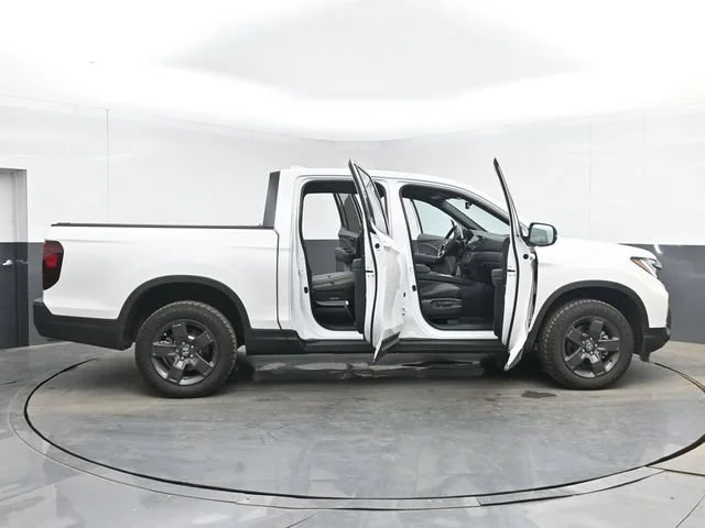 Certified Used 2026 Platinum White Pearl Honda TrailSport image 105