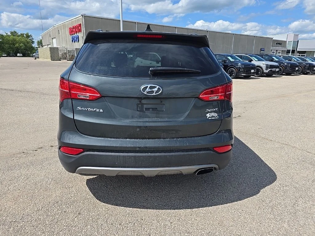 Used 2014 Green Hyundai Base image 6