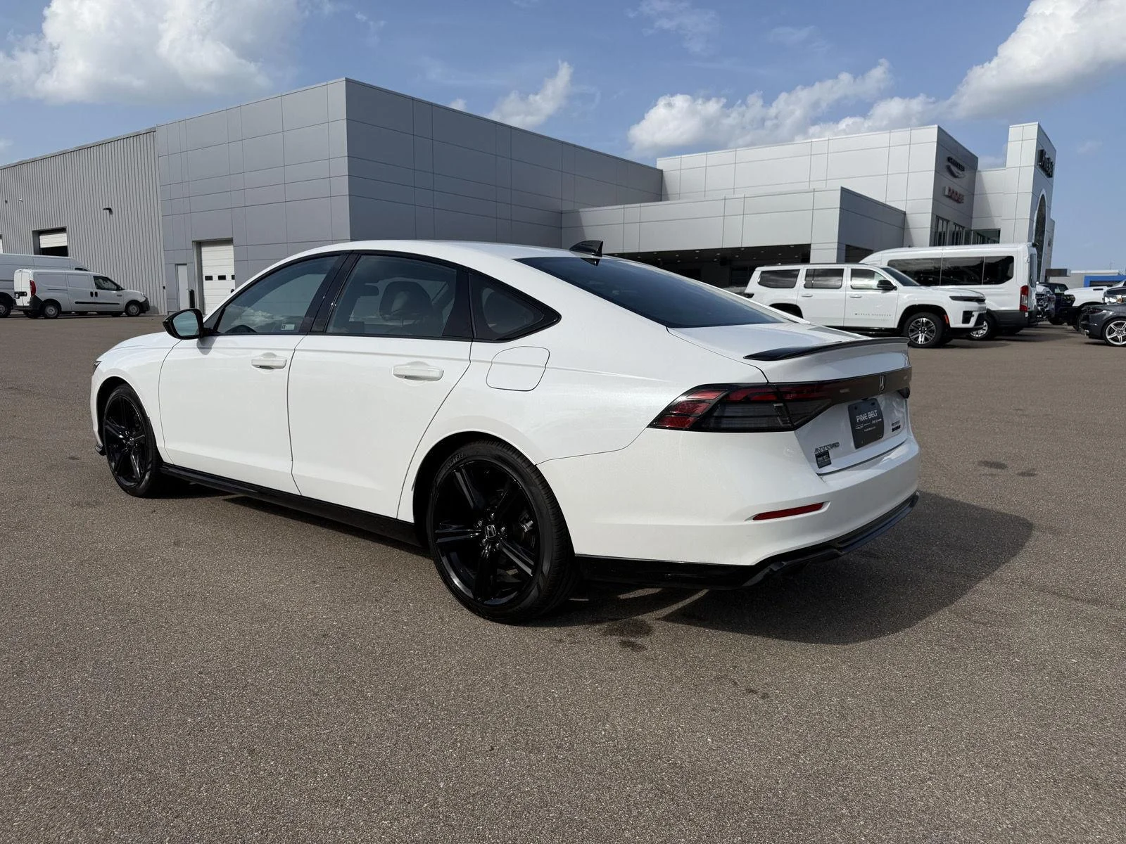 Used 2023 Platinum White Pearl Honda Sport-L image 4