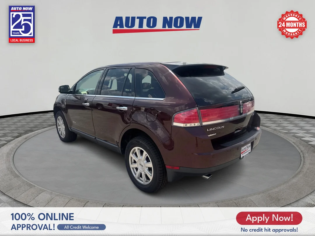 Used 2010 RED Lincoln base image 4