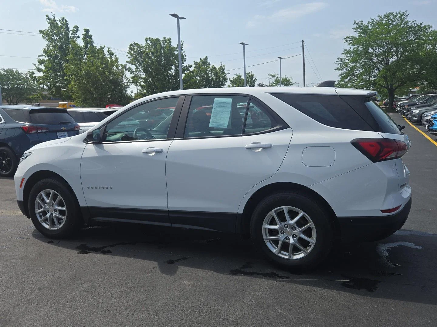 Used 2022 Summit White Chevrolet LS image 3