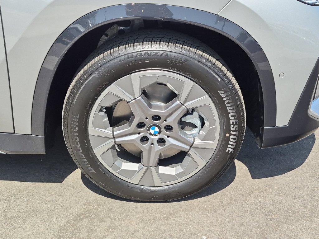 Used 2026 Silver BMW xDrive28i image 30
