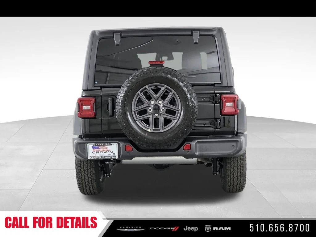 New 2025 Black Clear-Coat Exterior Paint Jeep Sport S image 6