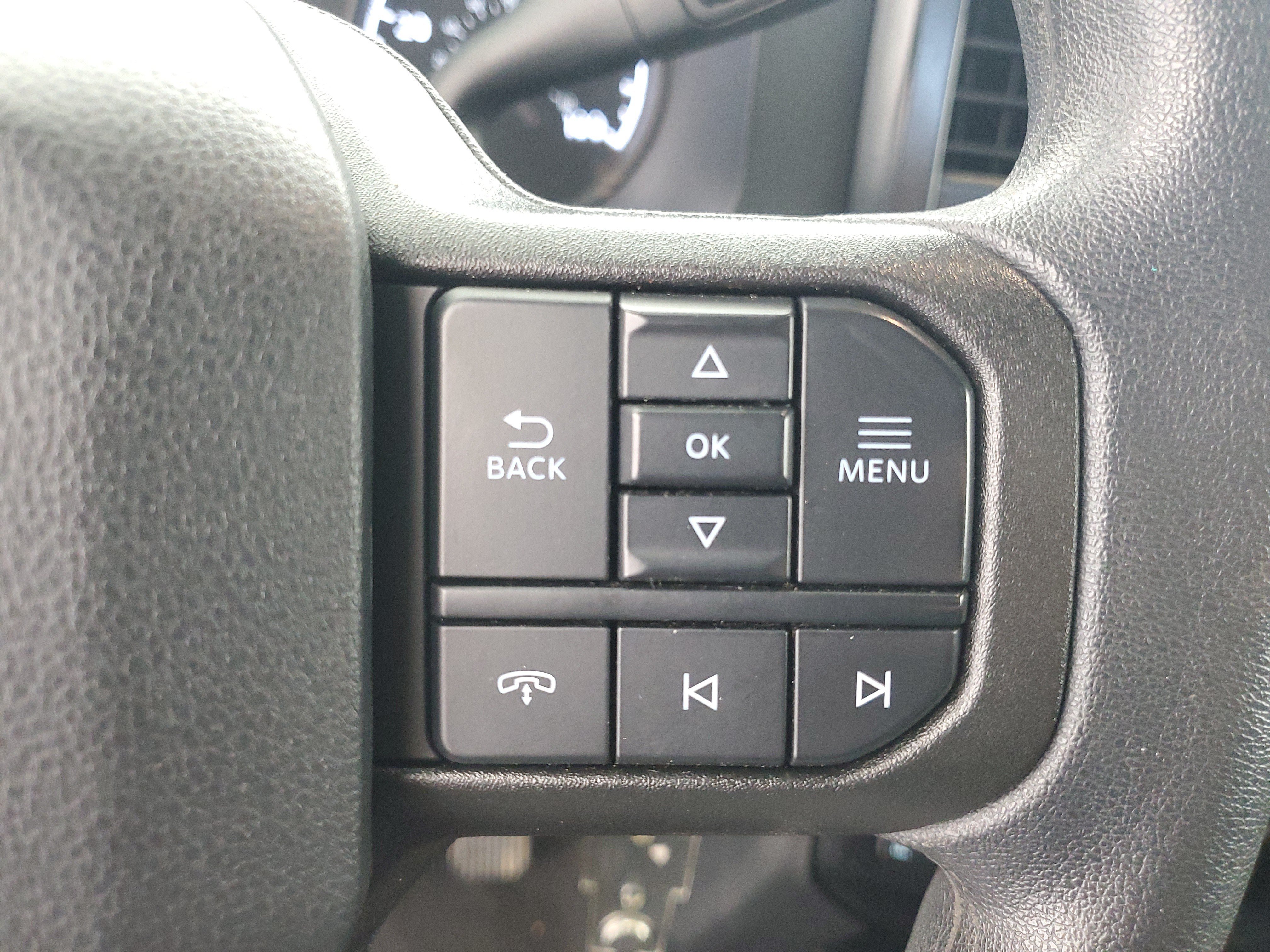 Used 2025 Oxford White Ford XLT image 22