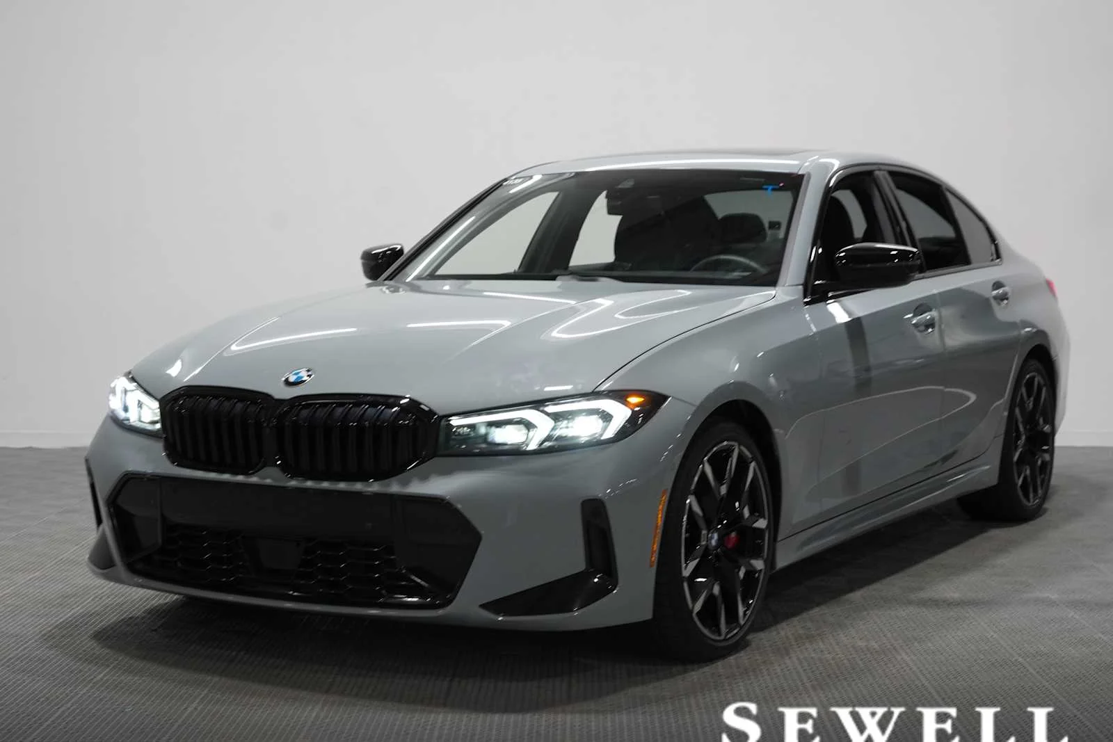 2025 BMW 3 Series 330i Sedan's photo