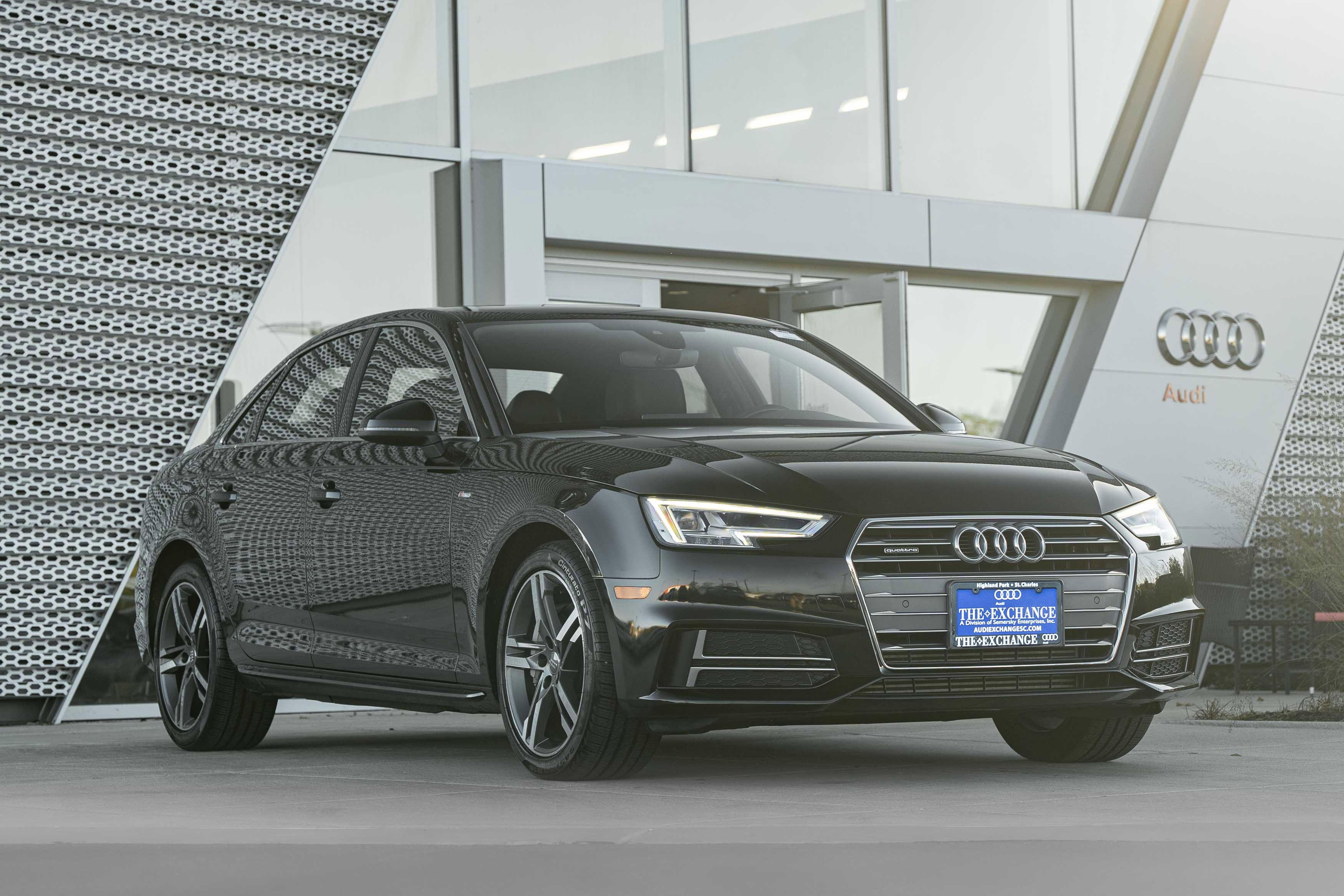 Used 2018 Mythos Black Metallic Audi Tech Premium Plus image 2