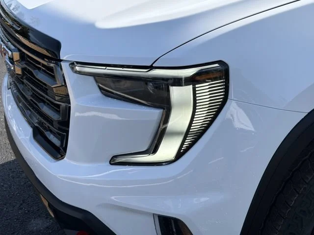 New 2026 Summit White GMC AT4 image 9