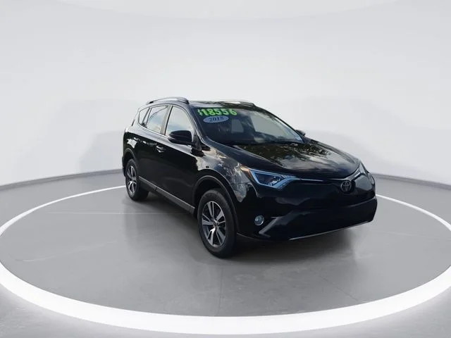 Used 2018 Black Toyota XLE image 2