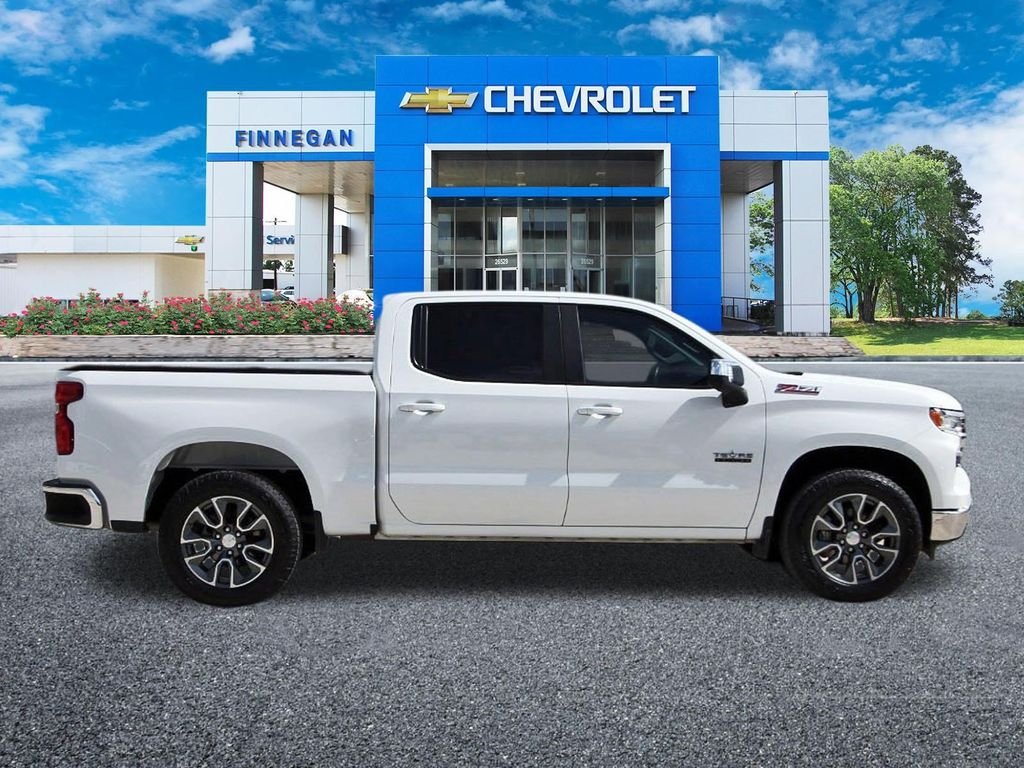 Used 2023 White Chevrolet LT image 8