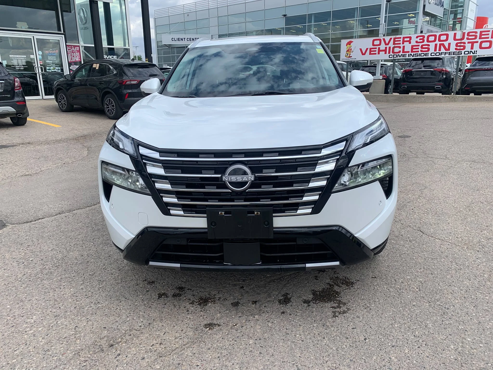 Certified Used 2024 Everest White Pearl Tricoat Nissan Platinum AWD*Adaptive Cruise | Remote Start | Nav | 360 Cam | Htd Leather | Pano Roof | Htd Wheel image 4