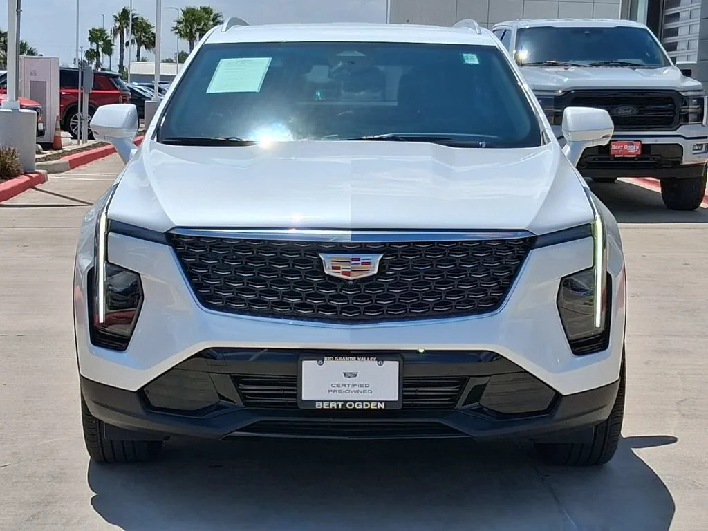 Used 2025 Crystal White Tricoat Cadillac Premium Luxury image 2