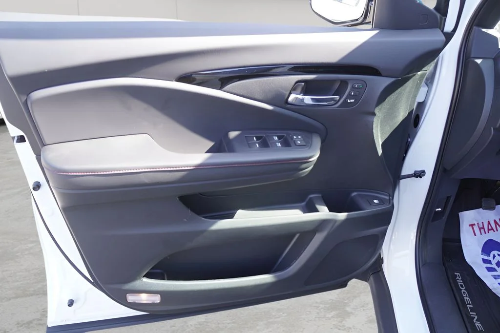 New 2026 Platinum White Pearl Honda Black Edition image 15