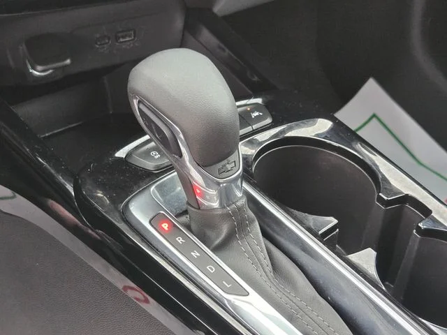 Used 2025 Summit White Chevrolet LT image 28