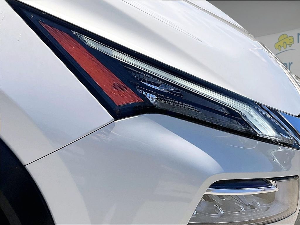 Used 2023 White Nissan SV image 32