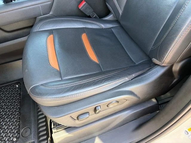 Used 2022 Silver GMC AT4 image 21