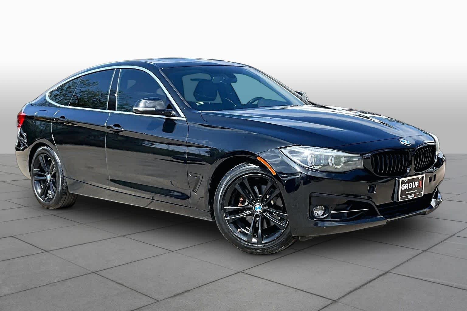 Used 2018 Black Sapphire Metallic BMW 330i xDrive image 2