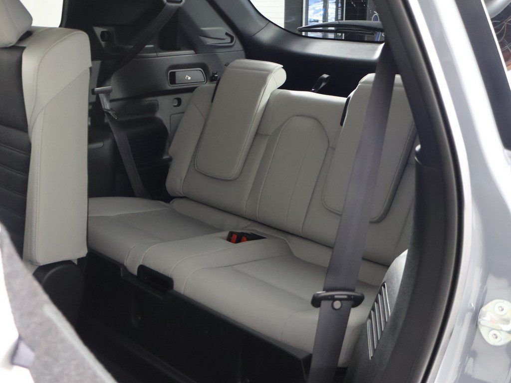 New 2026 Gray Mitsubishi SE image 36