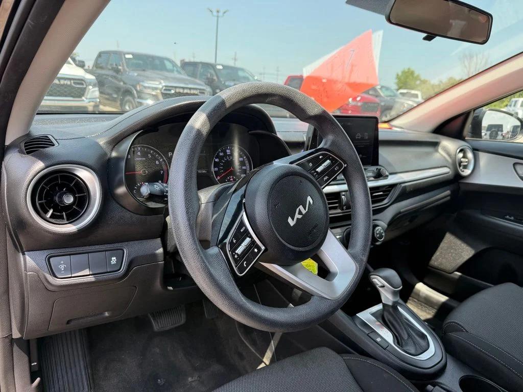 Used 2024 Black Kia LXS image 10