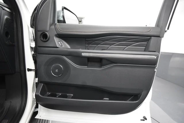Used 2024 White Ford Platinum image 41