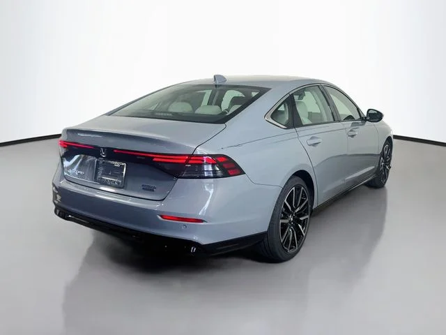 New 2026 Urban Gray Pearl Honda Touring image 20
