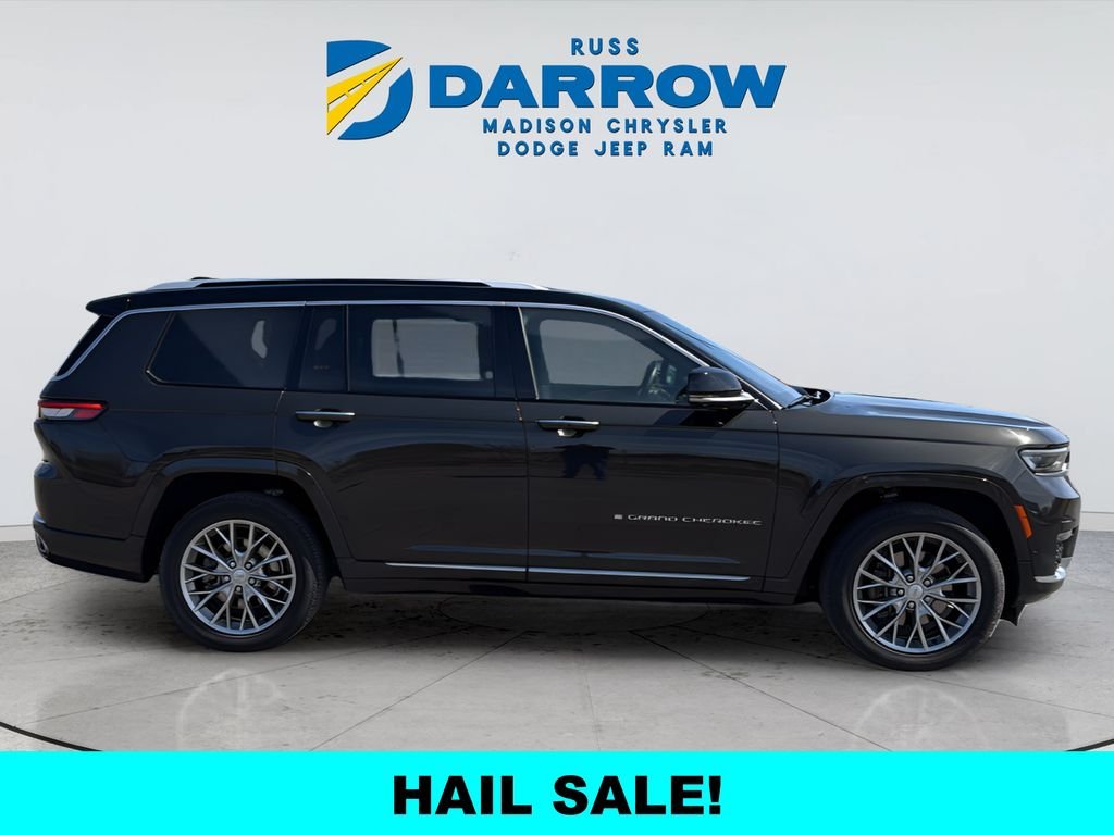 Used 2022 Gray Jeep Summit image 6