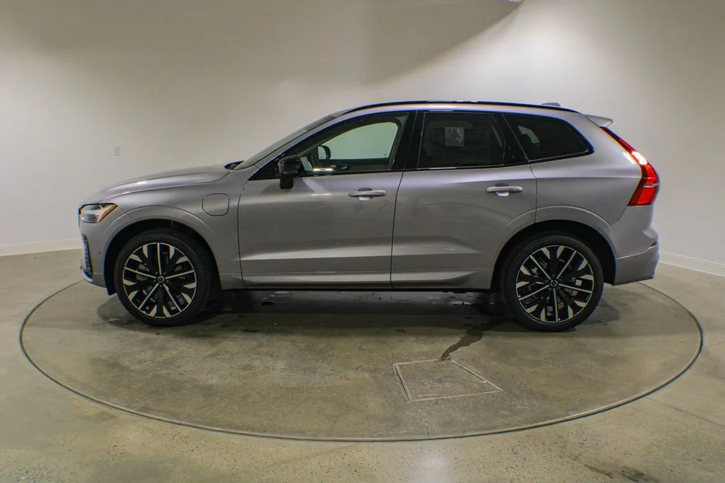 New 2026 Aurora Blue Volvo T8 Ultra image 2