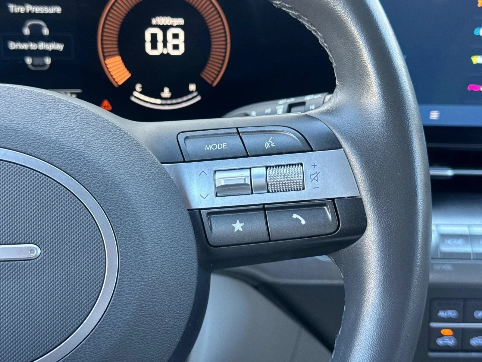 2025 Hyundai Kona SEL - Photo 29