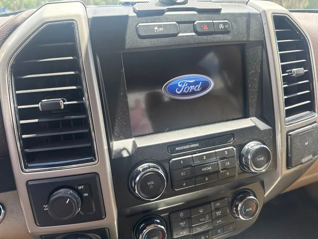 Used 2019 Blue Ford Lariat image 9