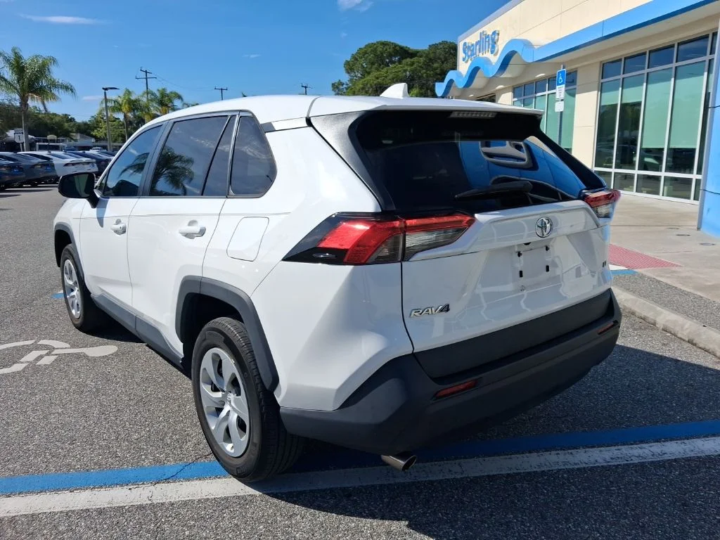 Used 2022 White Toyota LE image 7