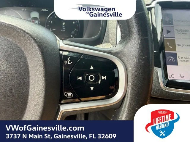 Used 2018 Onyx Black Metallic Volvo Inscription image 27