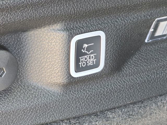 New 2026 Bright White Clear-Coat Exterior Paint Jeep Summit image 30