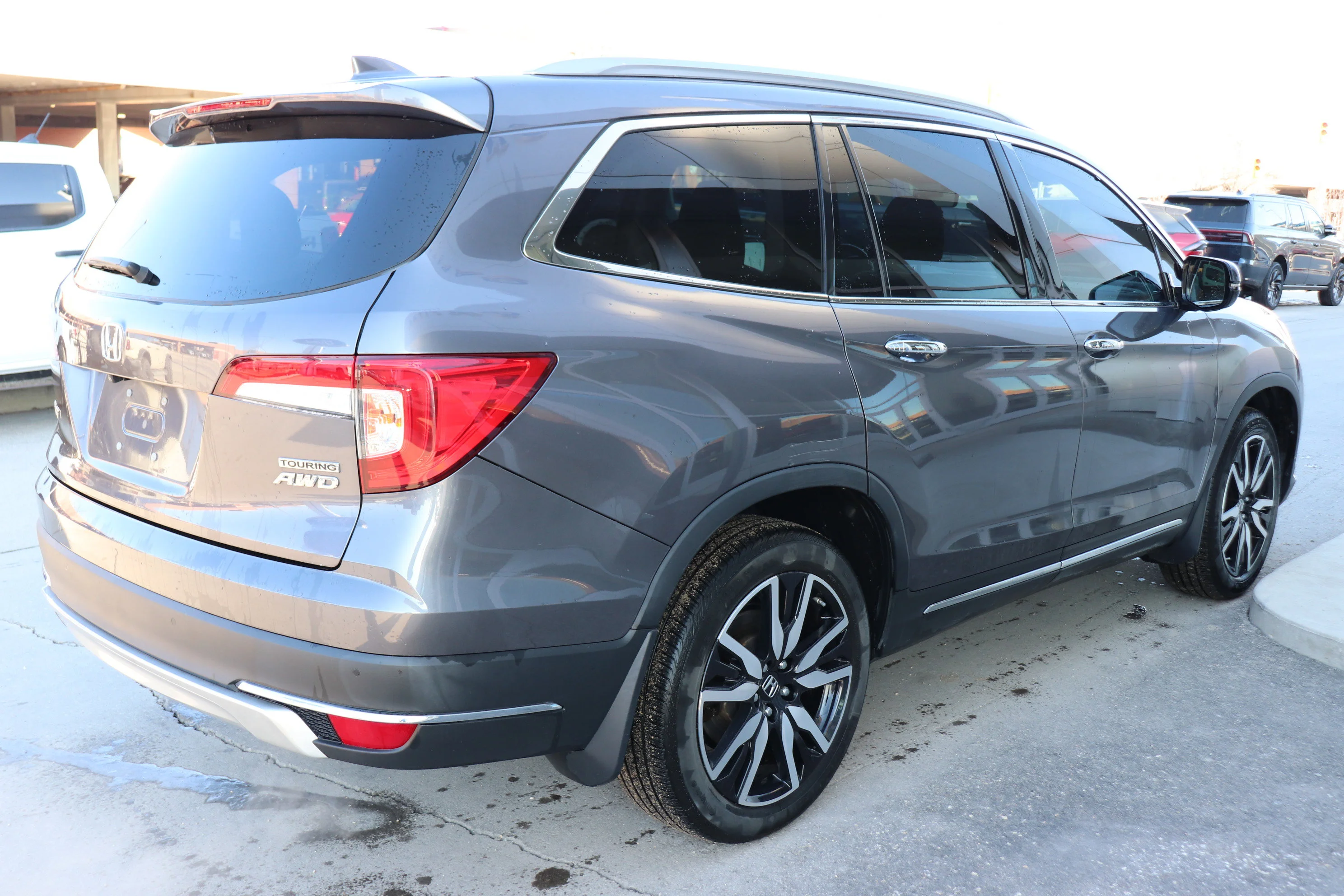 Used 2021 Gray Honda Touring 7-Passenger image 4