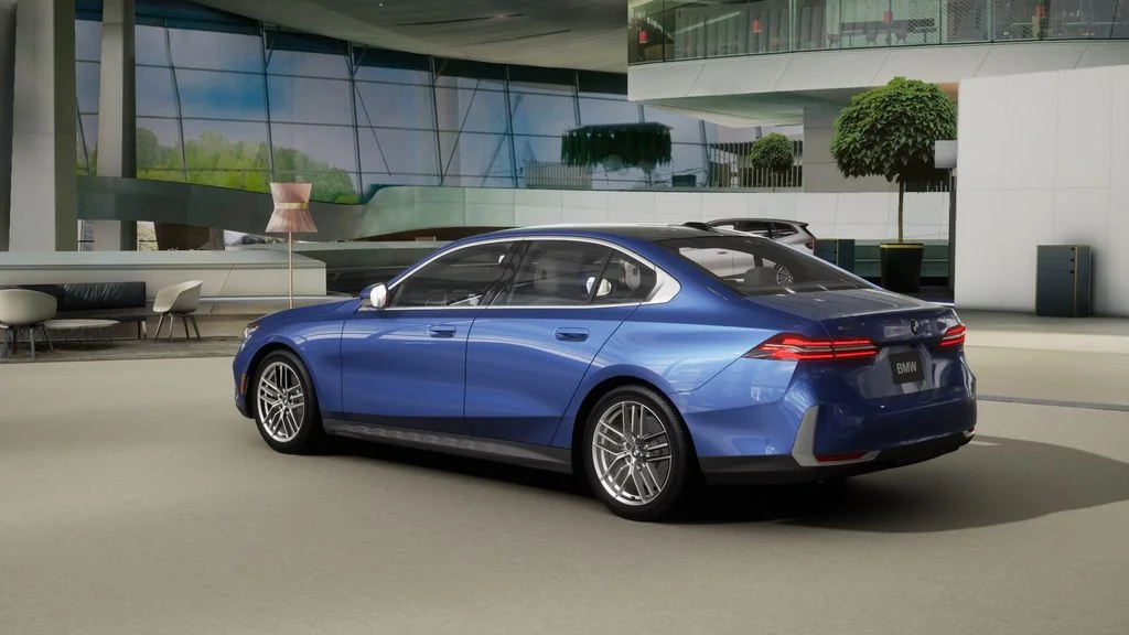2025 BMW 5 Series 530i - Photo 31