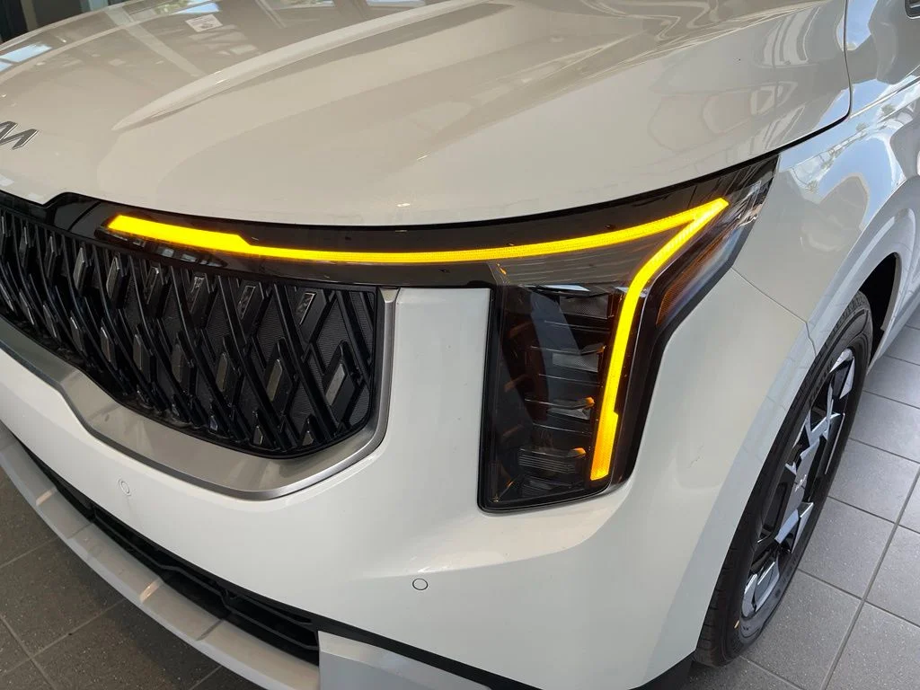 New 2026 White Kia EX image 31