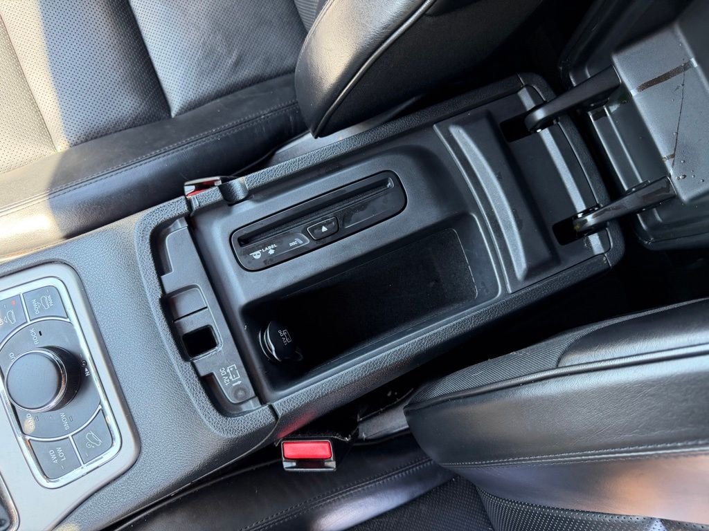 Used 2018 Sangria Metallic Clearcoat Jeep Overland image 39