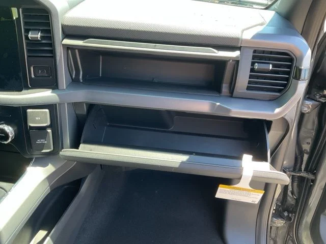 New 2026 Carbonized Gray Metallic Ford XLT image 37