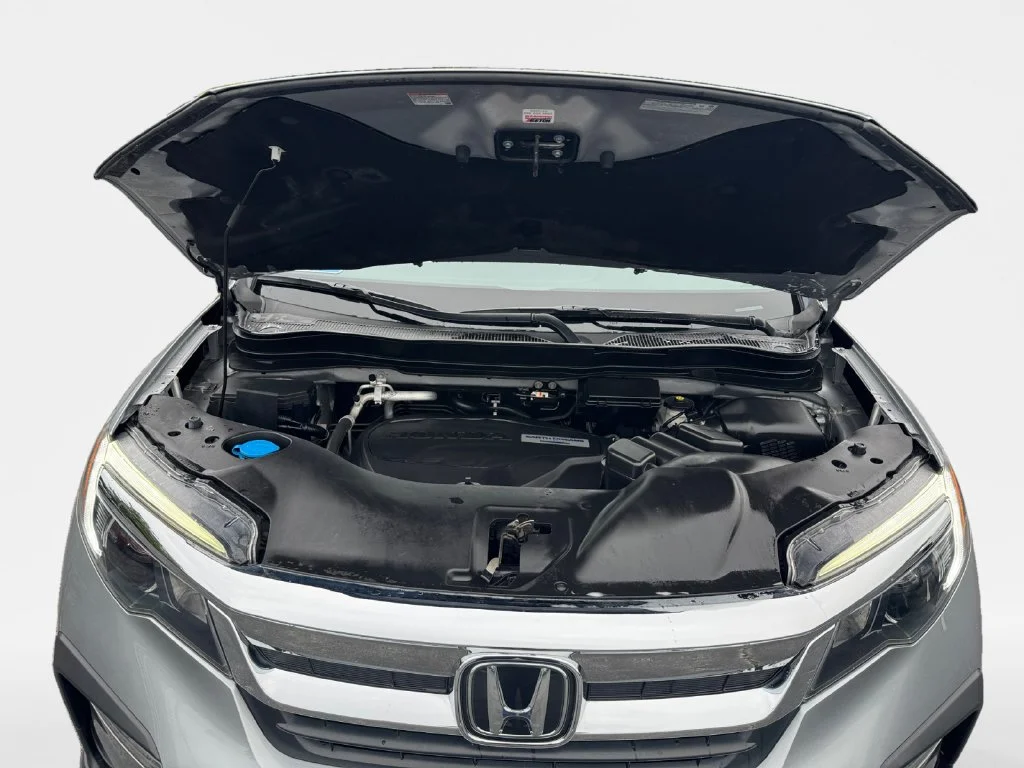 Certified Used 2019 Silver Honda EX-L image 24