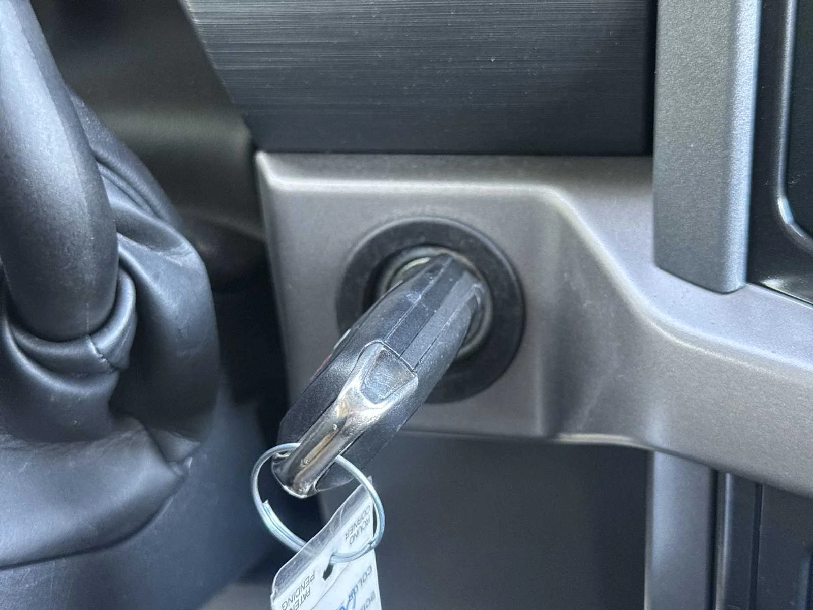 Used 2025 Oxford White Ford XLT image 24
