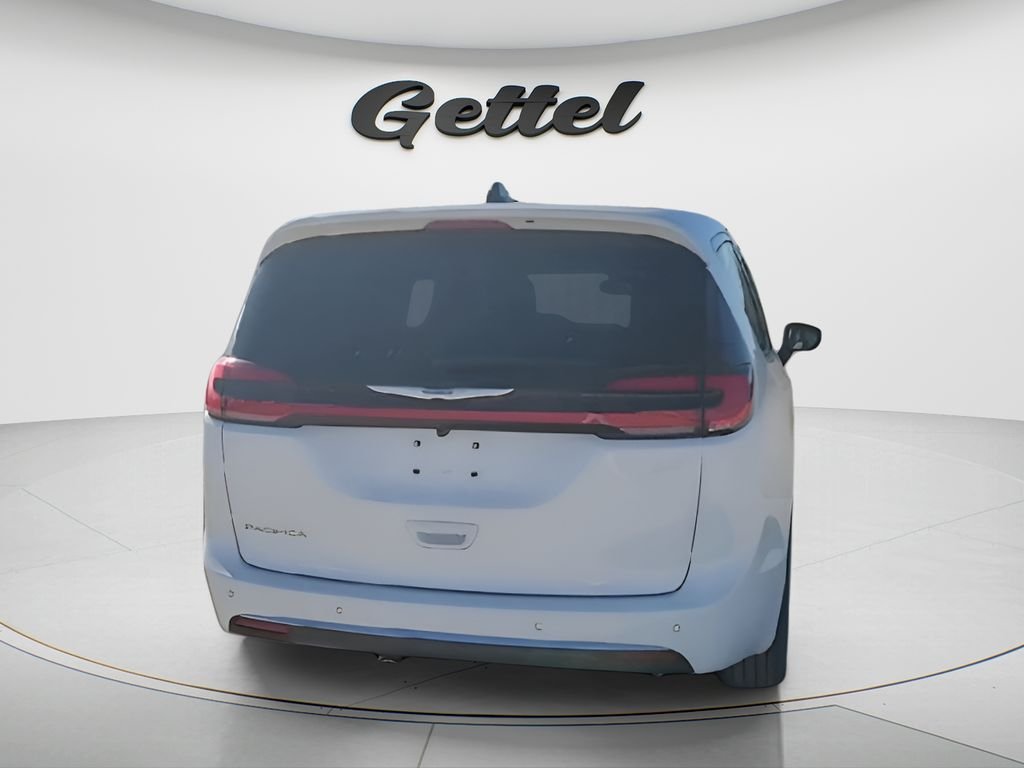 New 2026 Bright White Clear-Coat Exterior Paint Chrysler Select image 7