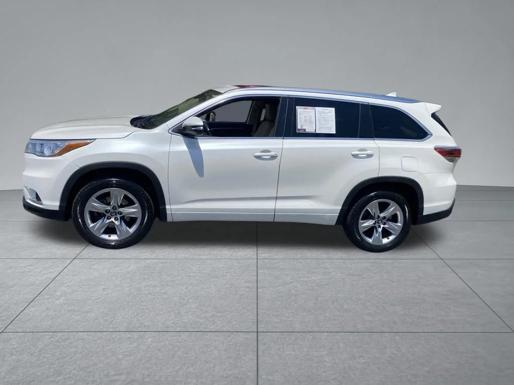 Used 2016 White Toyota Limited Platinum V6 image 4