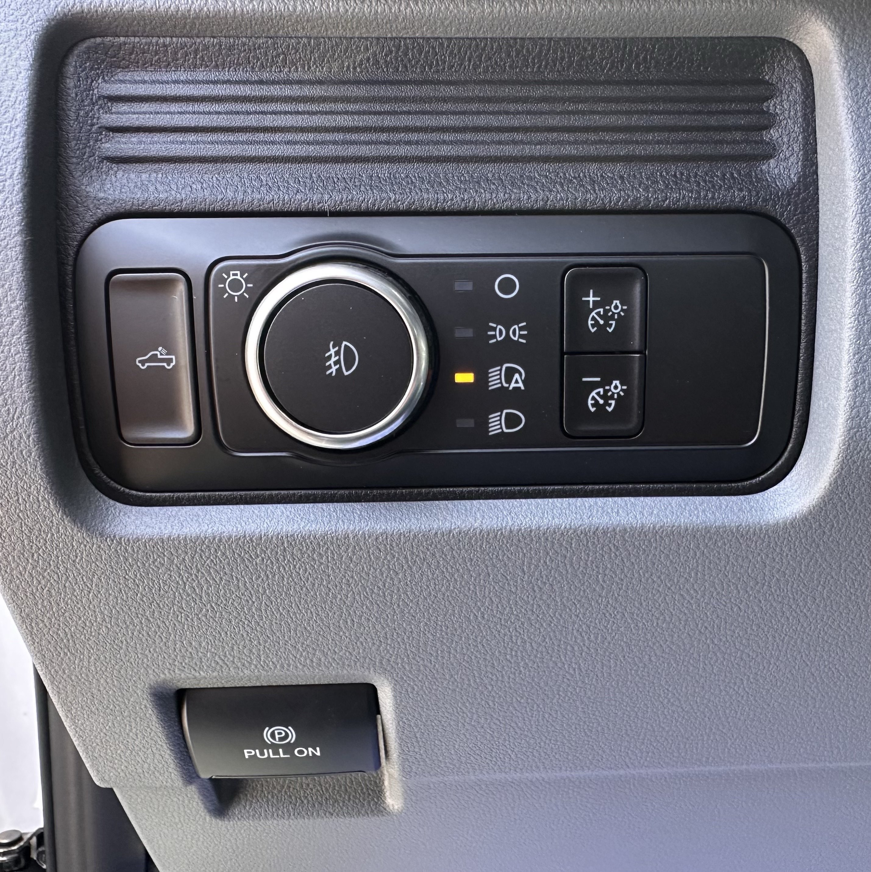 New 2026 Oxford White Ford F-250® XL image 19
