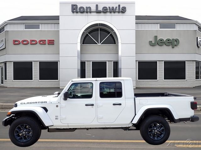 2026 Jeep Gladiator 85th Anniversary Edition Auto's photo