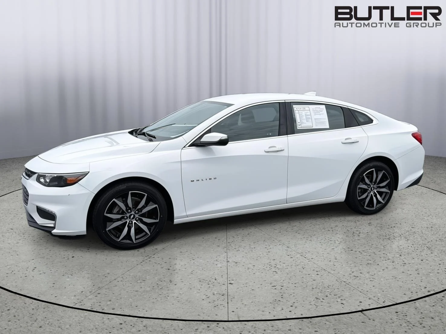 Used 2018 Summit White Chevrolet LT image 3