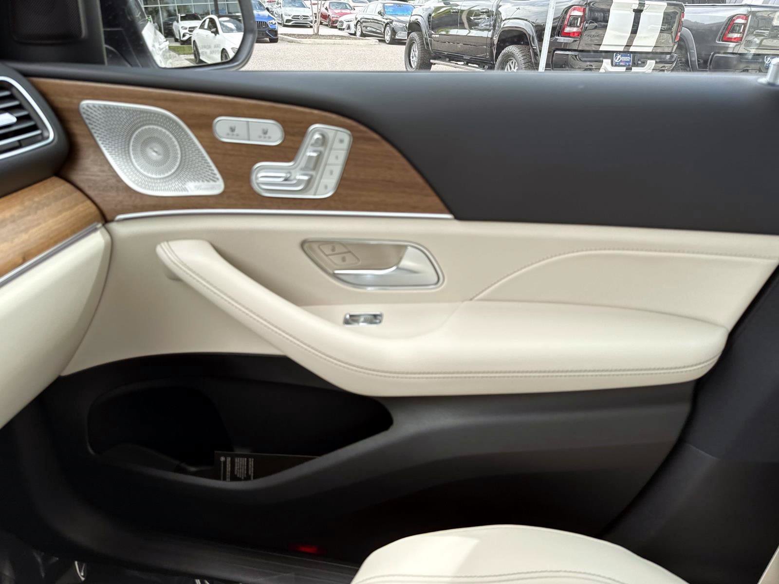 New 2026 Polar White Mercedes-Benz 350 4MATIC® SUV image 25