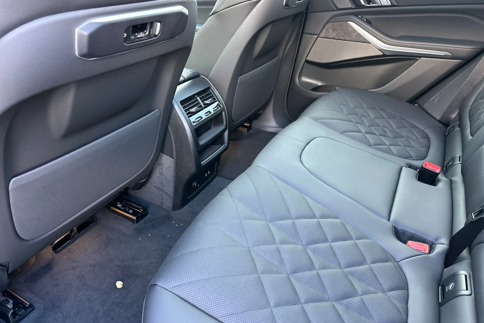 New 2026 Black Sapphire Metallic BMW sDrive40i image 11
