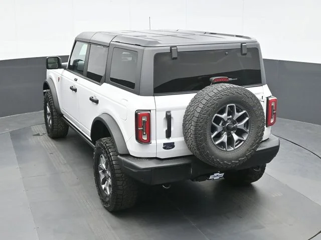 Used 2021 White Ford Badlands image 10