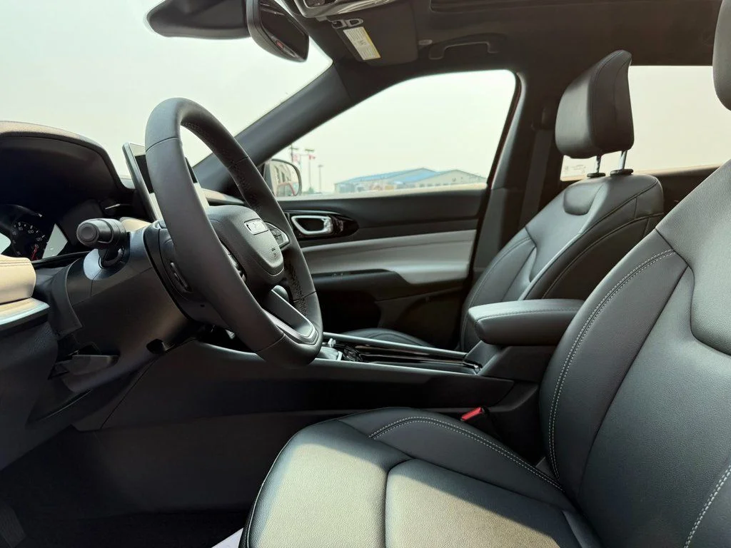 2025 Jeep Compass Limited - Photo 17